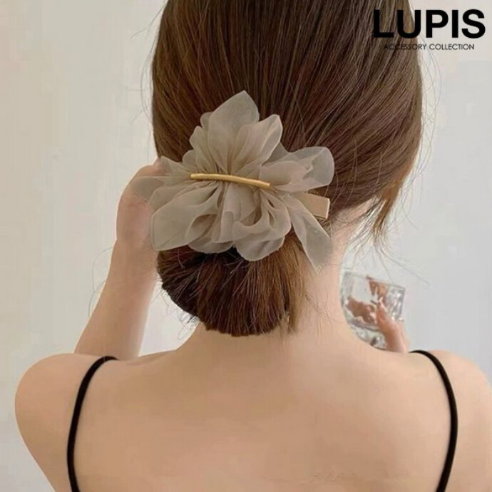 様々なシーンに大活躍💕エレガントなヘアアクセサリー🌙