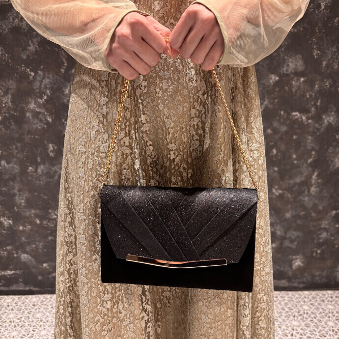 ラメクラッチバッグ