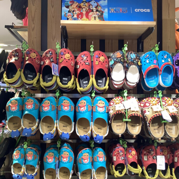 人気アニメ『ONE PIECE』とCrocsのコラボモデルが入荷！