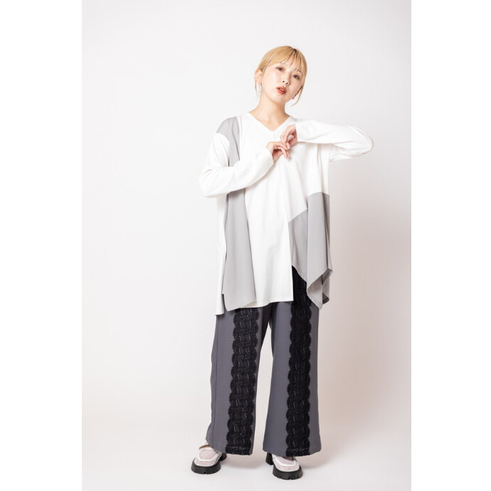 広がるフレアーがボディラインを拾わない嬉しさとスッキリな着心地の一枚