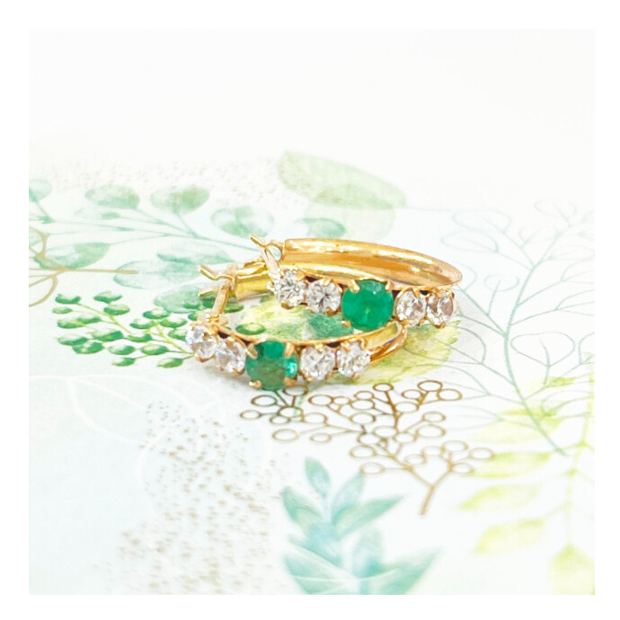 エメラルドフープピアス