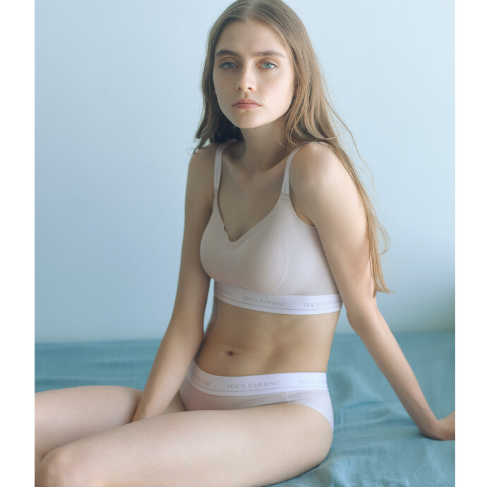 大人気のロゴシリーズからシームレスブラが登場✨