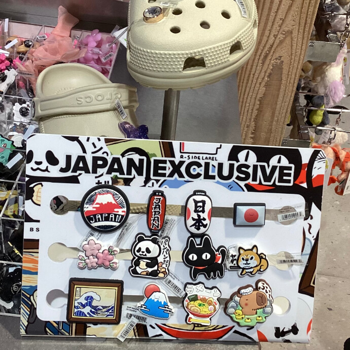 【日本限定】Crocsを自分流にカスタム！