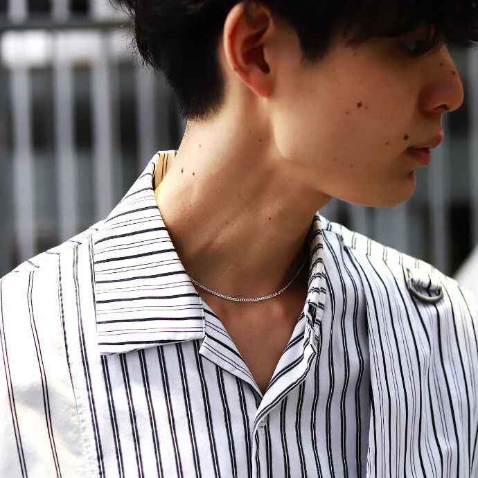 トレンドの襟付きシャツに合わせたい