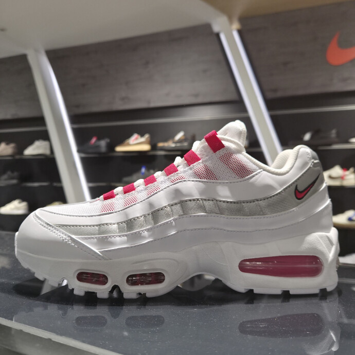 【NIKE 新作紹介 ！！★】