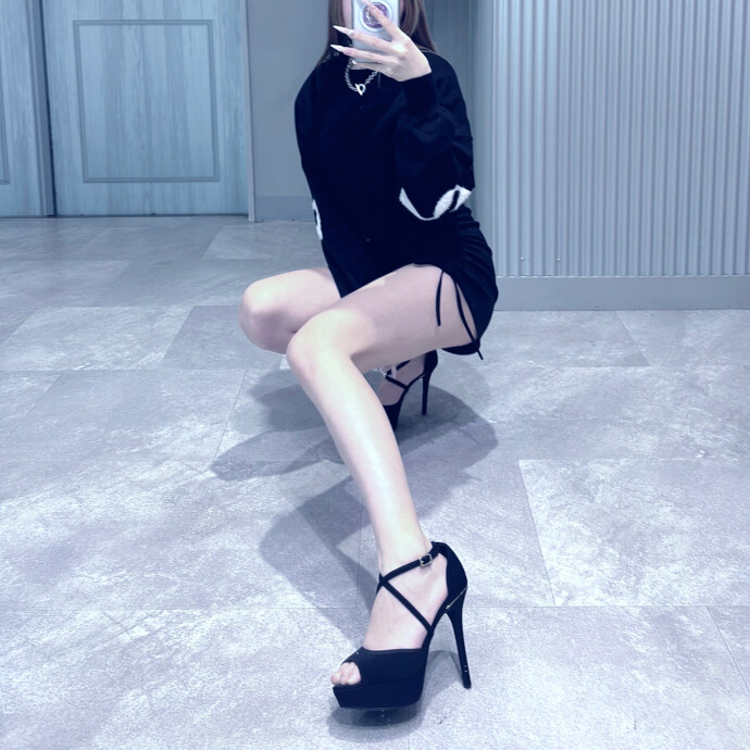 人気サンダルお知らせ✂️✝️