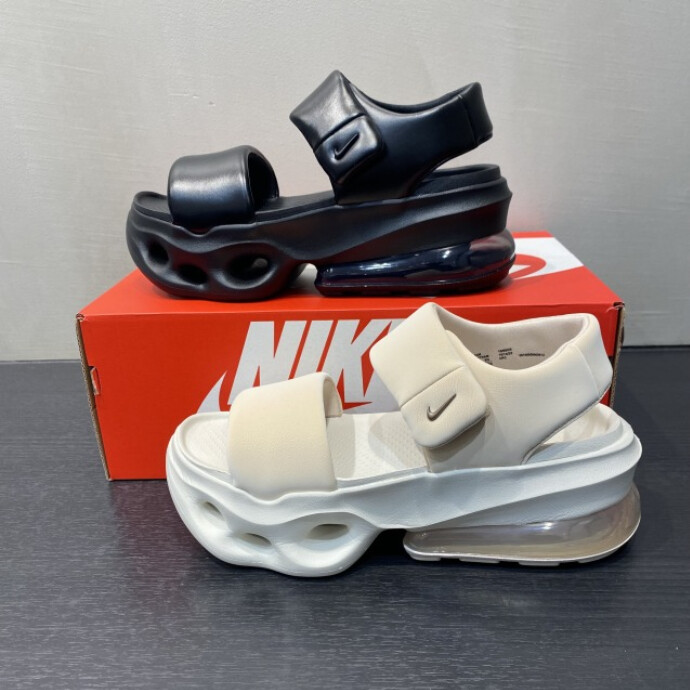 新作NIKEサンダル入荷！！