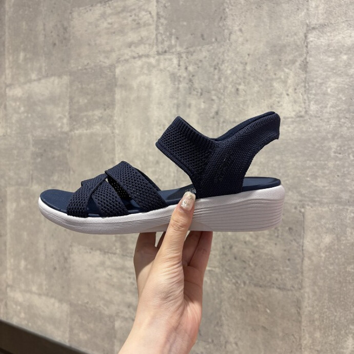 SKECHERS サンダル🐳💗