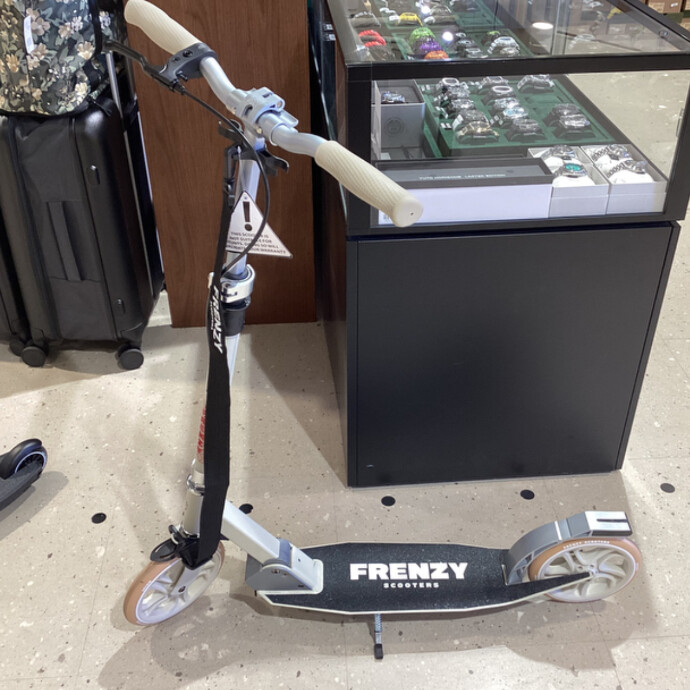 【安心の走行】ハンドブレーキ搭載モデルが新登場！