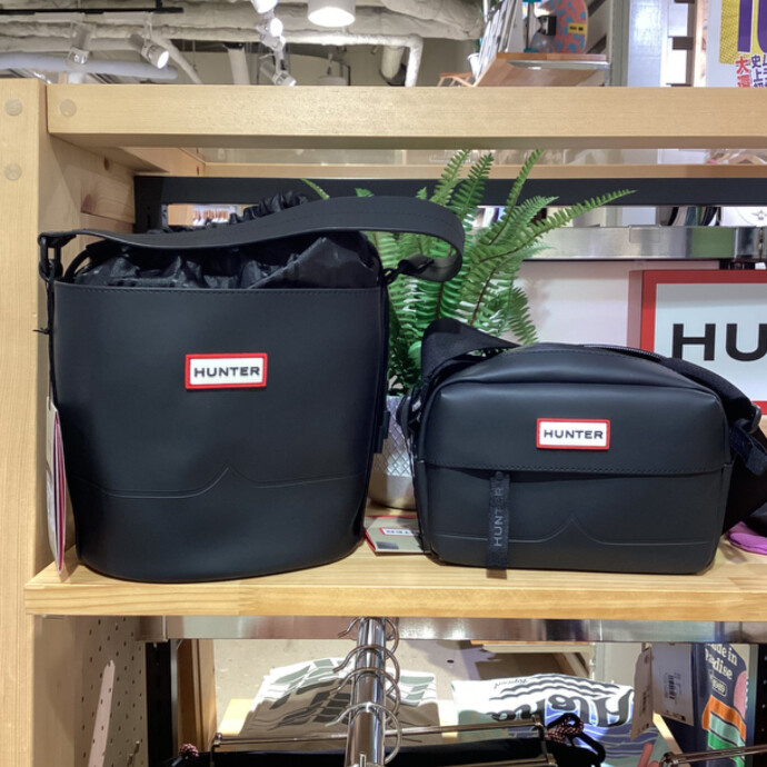 【HUNTER】雨の日もおしゃれに！新作ラバーバッグ入荷しました！
