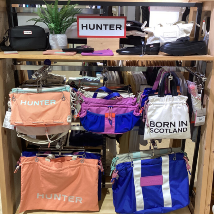 【HUNTER】夏を全力で楽しむ！フェスや旅行に映えるカラフルな新作バッグ＆シューズ入荷！
