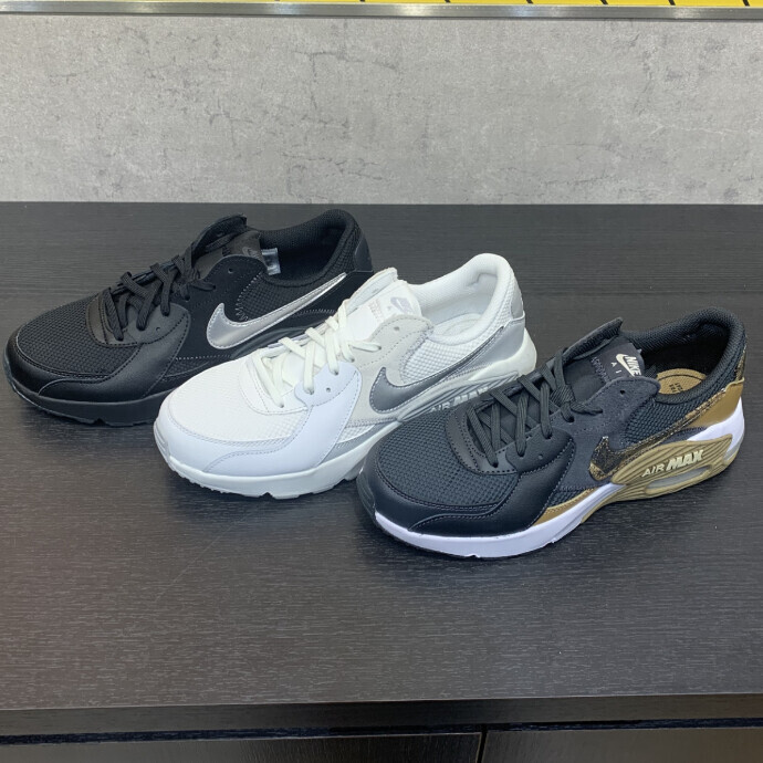 【NIKE】大人気エアマックスエクシーの！！