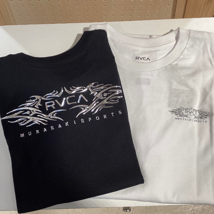【店頭おすすめ】RVCA × ムラサキスポーツ 限定コラボ半袖Tシャツ！