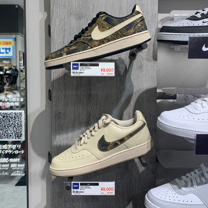 NIKEコートビジョンも新色入荷中！！
