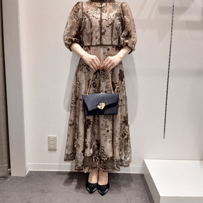 フラワー刺繍ドレス