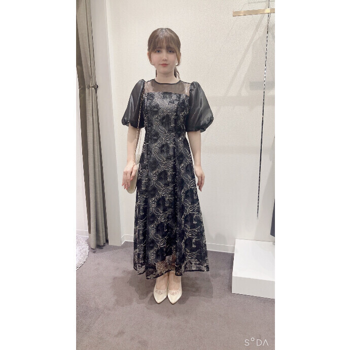 ニュアンスフラワーレースドレス