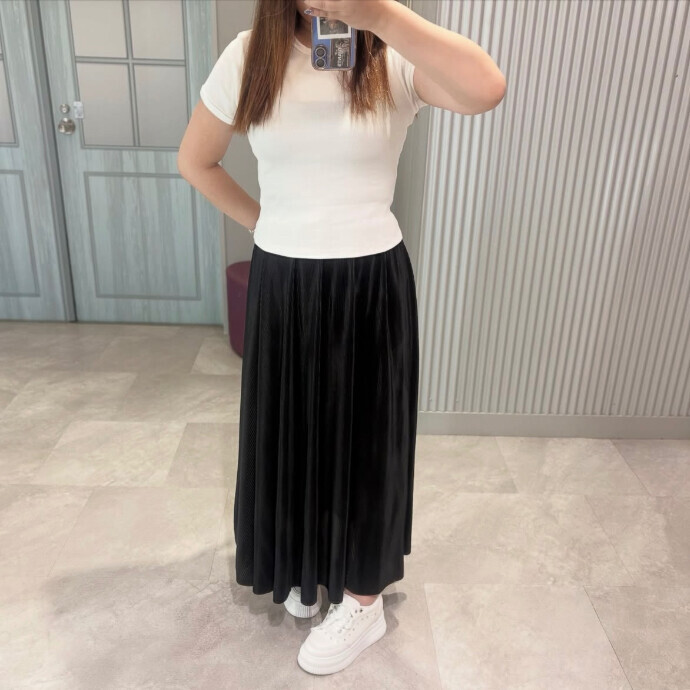 ★人気スニーカーのご紹介です★