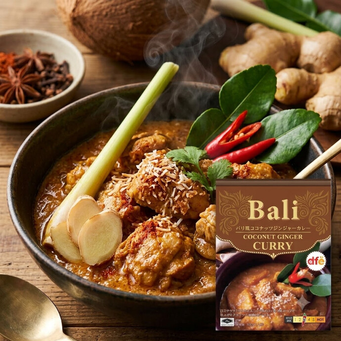 南国バリ島のレストランで味わうような、奥深く爽快なチキンカレーをご家庭で手軽に。