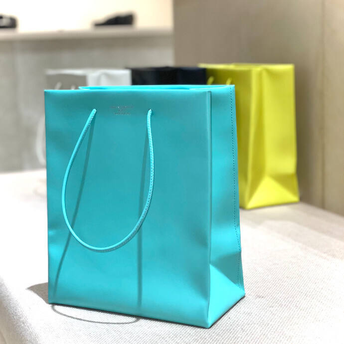 本革製のペーパーバッグ【UNKNOWN PRODUCTS】