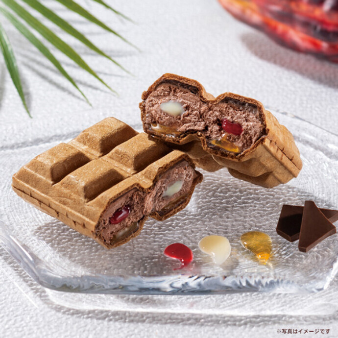 ベルギー産チョコレートと『南国白くま』のおいしさがひとつに。ワンハンドで楽しめる最中アイスで登場！ゴディバ『南国白くま最中 チョコレート』