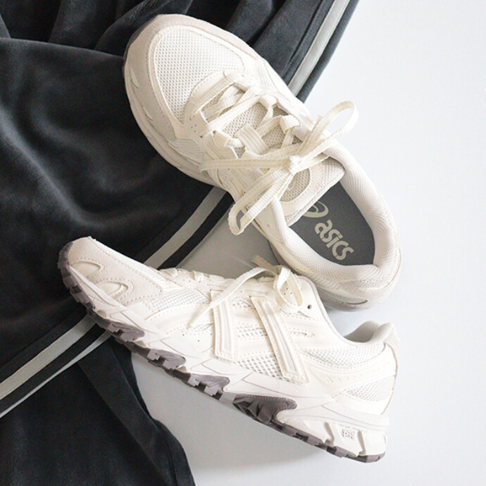 「ASICS」 からスポーツスタイルスニーカーが入荷しました!