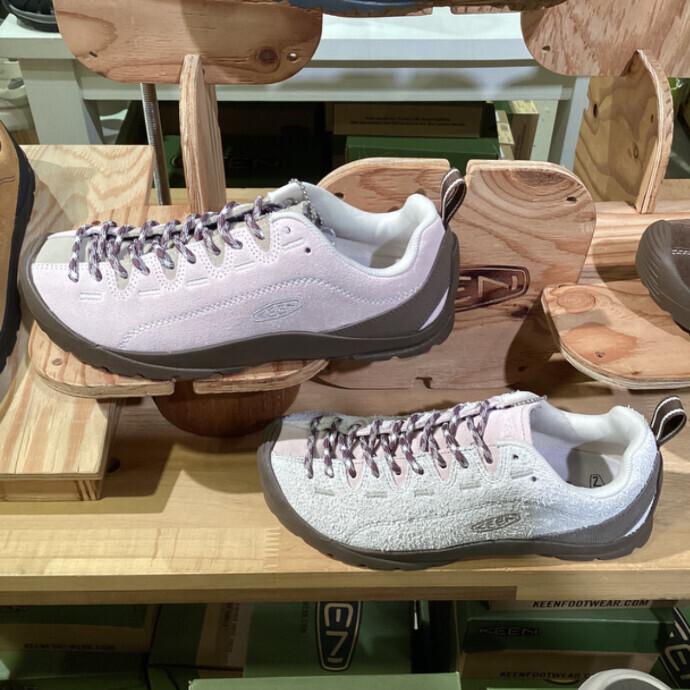 【新作入荷】KEEN定番モデル「JASPER」から淡いニュアンスカラーのレディース新色が登場！