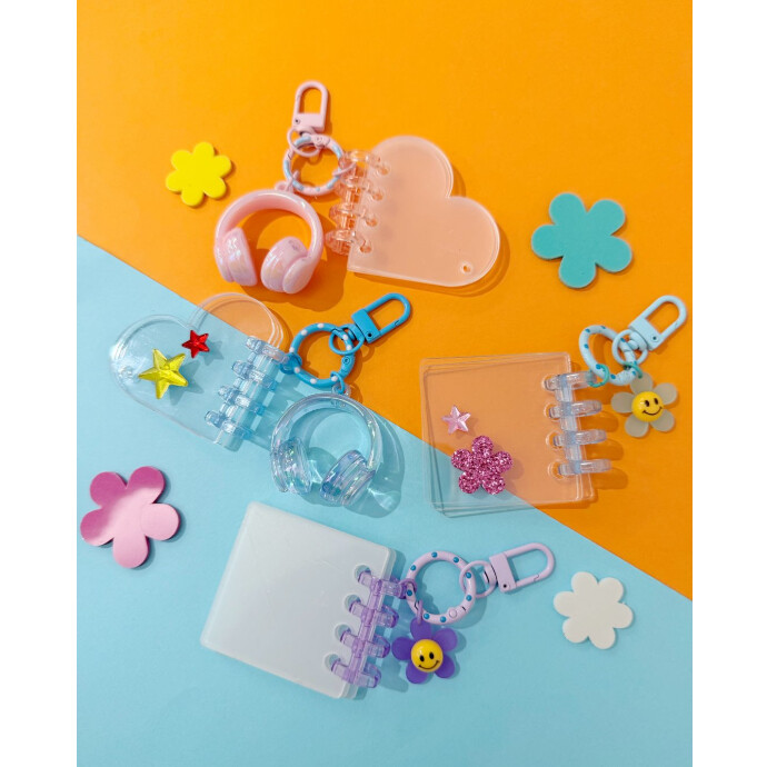 アクリルキーホルダーが新登場💛