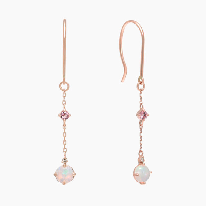 ✨ギフトにおすすめ✨10月の誕生石のオパールのピアス🎵
