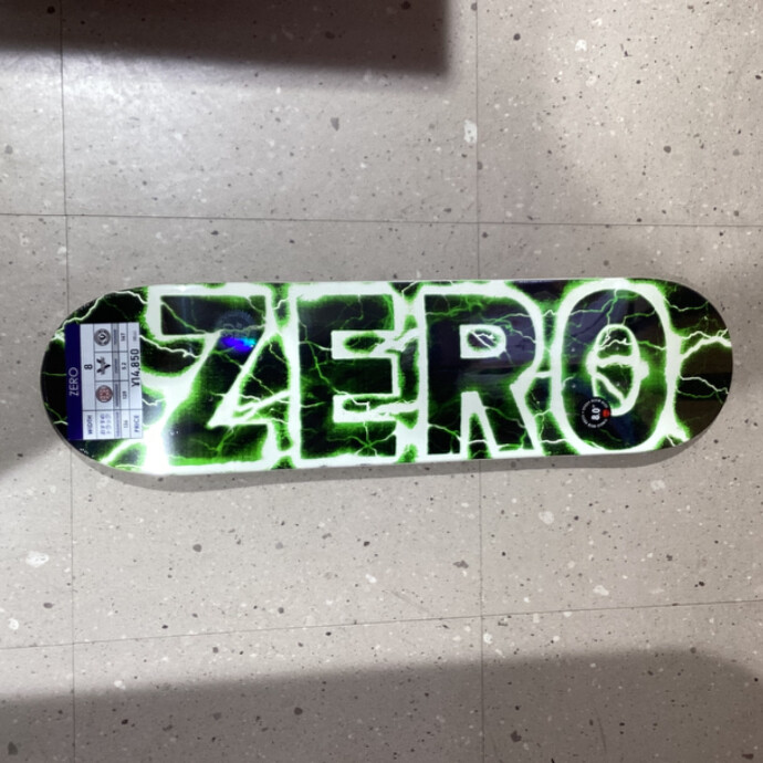 【ZERO SKATEBOARDS】注目の復刻デッキ入荷！
