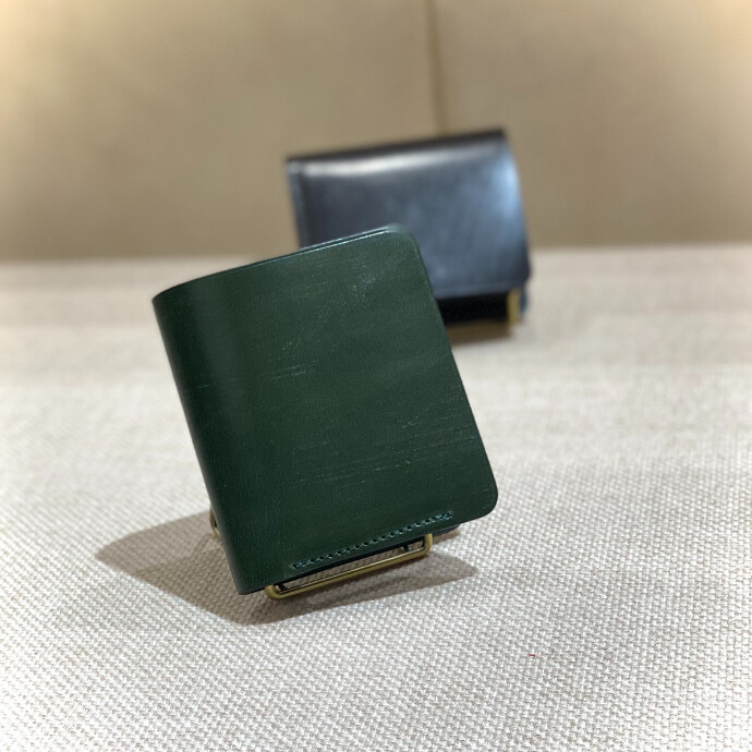薄くてコンパクトなスマート財布【SusieSvelt】