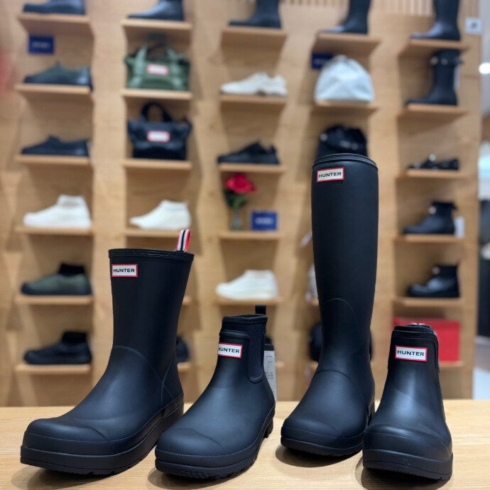 HUNTER RAIN BOOTS