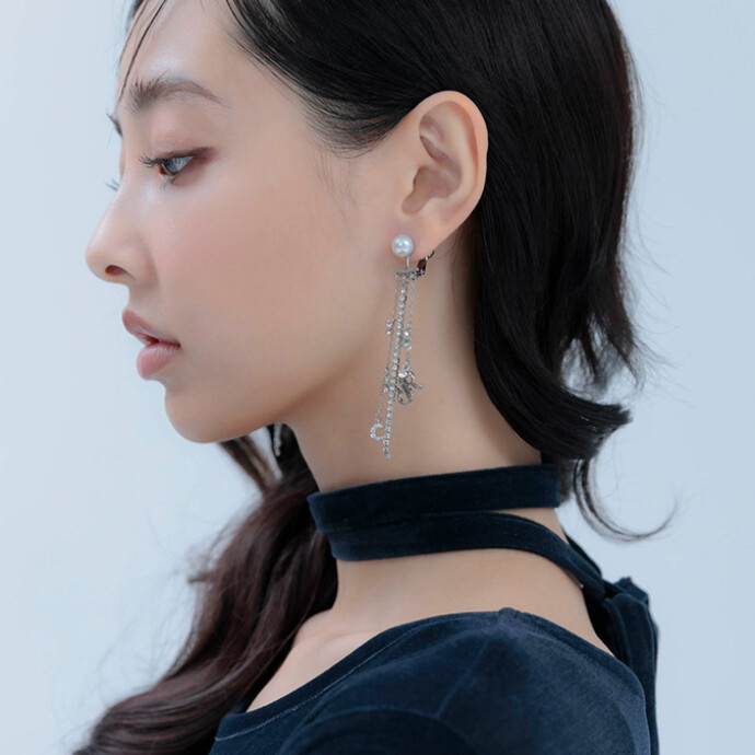 【RANDA（ランダ）】夜空に瞬く月と星のきらめきを纏って “HOLIDAY COLLECTION” 〈10月30日（金）発売予定〉
