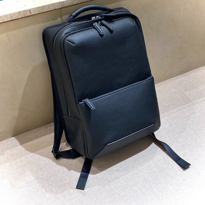 【新商品】超軽量のシンプルリュック【ASYLOGOS】