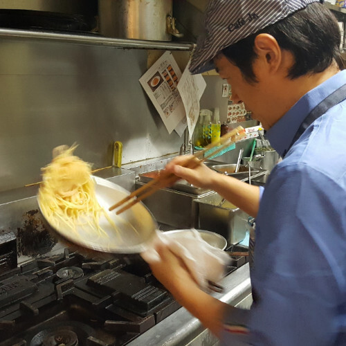 パスタにこだわる。パスタ発祥の地、イタリアグラニャーノ産高品質パスタメーカー「ディ・マルティーノ」社のパスタを使用。